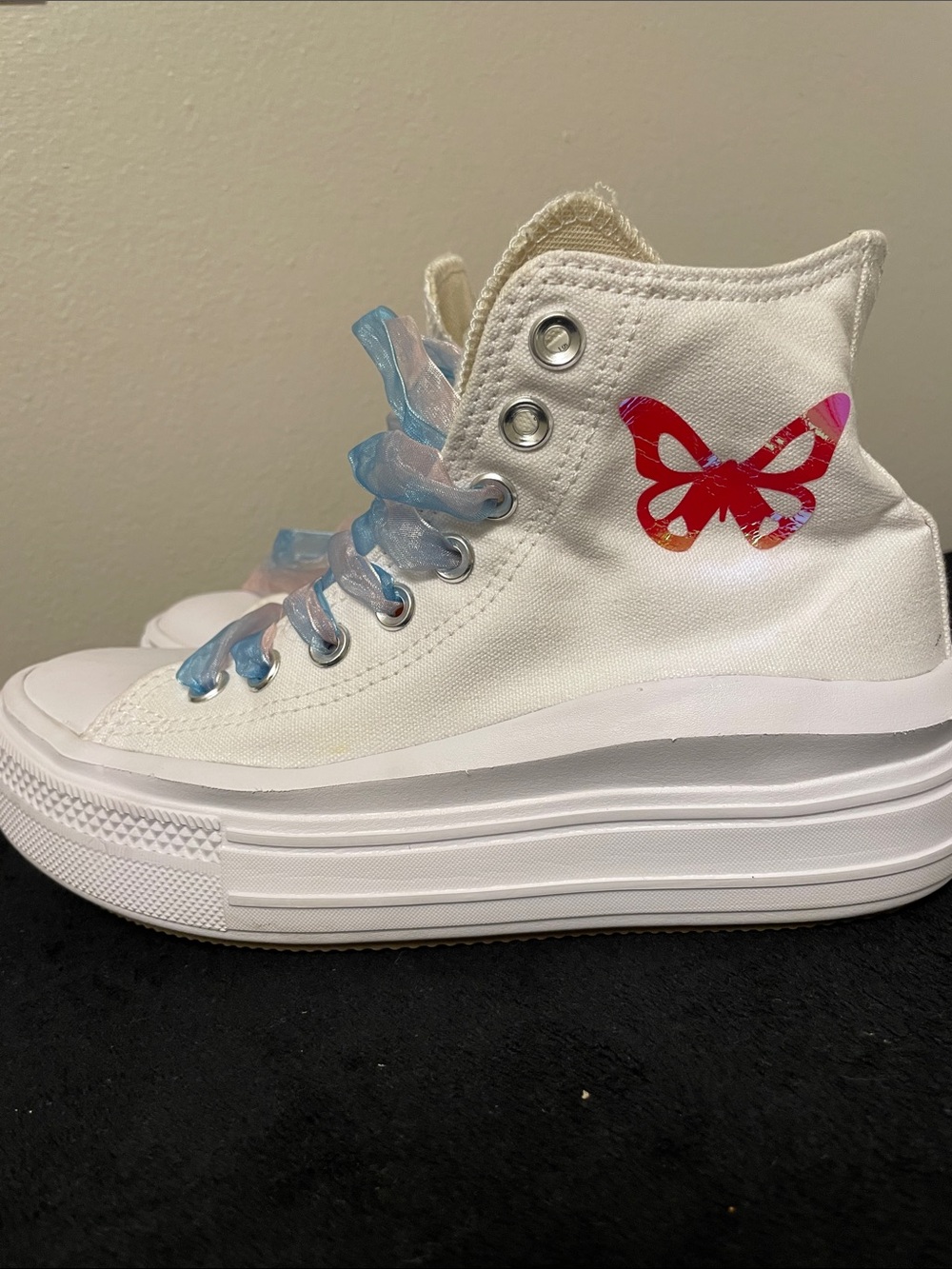 Kids White High-Top Sneakers with Pink Butterfly Accent size 7